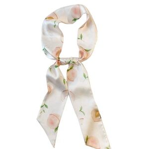 NWOT Woman’s Scarf Long & Narrow for Neck Hair Handbag Etc Peach Print